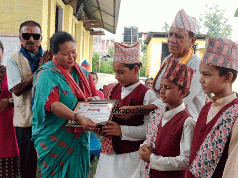 वराहक्षेत्रमा आदर्श सामुदायिक सिकाई केन्द्रद्वारा हाजिरी जवाफ प्रतियोगिता , राधाकृष्ण संस्कृत गुरुकुल प्रथम