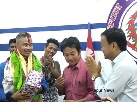 साउथ एसियन बडिबिल्डिङ च्याम्पियनसिपमा रजत पदक बिजेता श्रेष्ठलाई धरानमा स्वागत 
