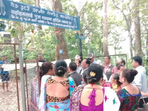 विजयपुरका ऐतिहासिक दरबार क्षेत्रमा स्वागतव्दार उद्घाटन गर्दै साउने सङ्क्रान्तिको पूजा अर्चना