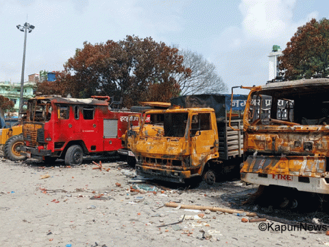 इटहरी : नचलाई खरानी भए तीन करोड १३ लाखका गाडी, टायर नभएर थन्कियो डेढ करोडको बस इटहरी : नचलाई खरानी भए तीन करोड १३ लाखका गाडी, टायर नभएर थन्कियो डेढ करोडको बस